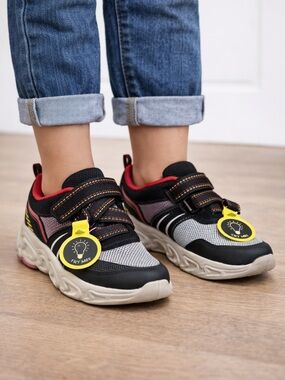 Athletic Works black silver red  boys light up soles shoe‎ sneaker size 4